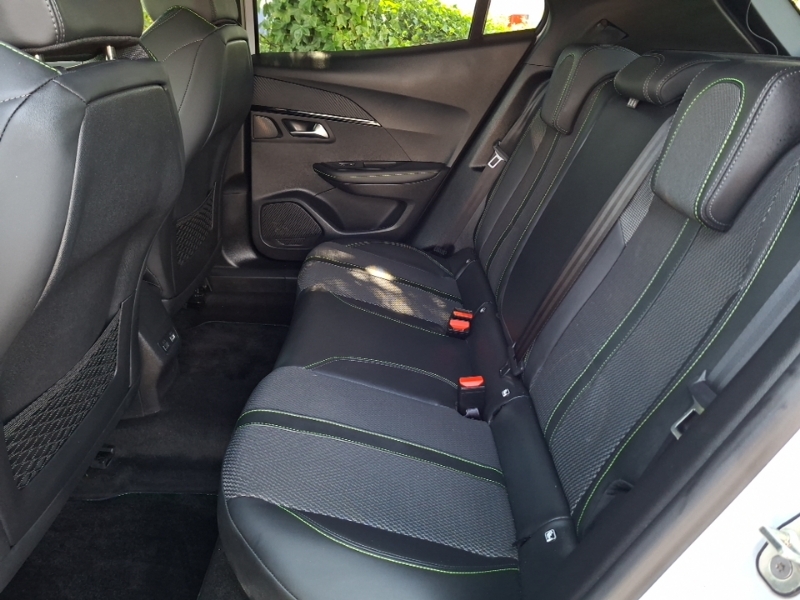 Peugeot 2008 1.2 Puretech 130 Gt Eat8 White #6