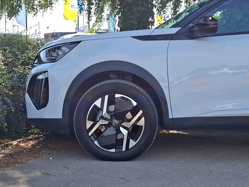 Peugeot 2008 1.2 Puretech 130 Allure Estate Black #19