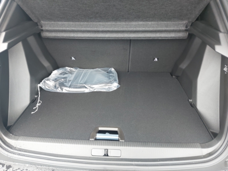 Peugeot e-2008 50Kwh Gt Suv 7Kw Charger 136 #18