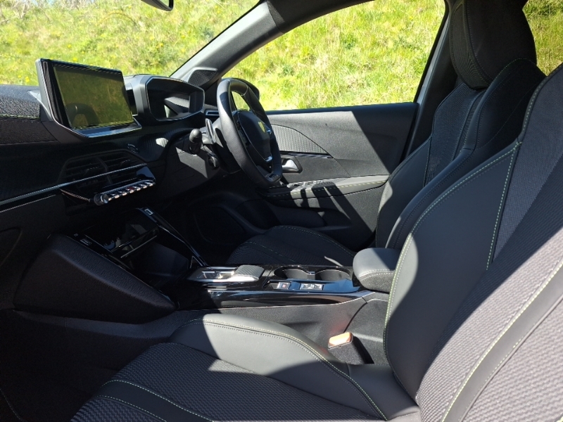 Peugeot 208 1.2 Hybrid 110 Gt E-dsc6 White #5
