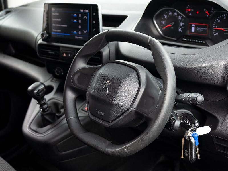 Peugeot Partner 1.5L Bluehdi 1000 Professional Premium Standard Black #7
