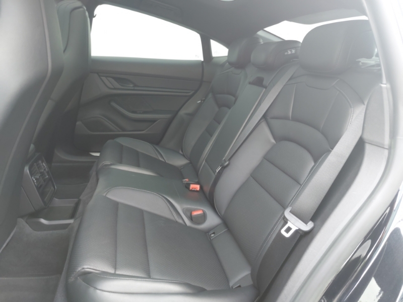 Porsche Taycan 390Kw 4S 79Kwh Black #6