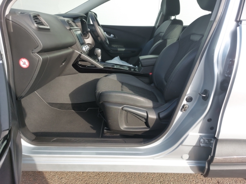 Renault Kadjar 1.5 Blue Dci Iconic Edc BT69AVB Grey #5