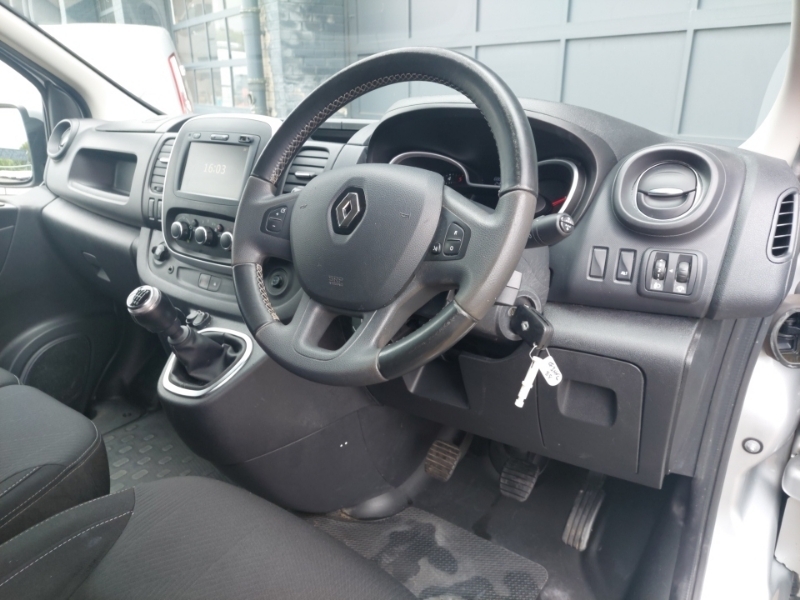 Renault Trafic Ll30 Energy Dci 120 Sport Nav Van Silver #3