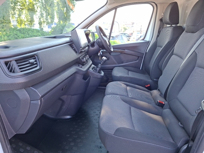 Renault Trafic Sl30 Blue Dci 130 Advance Van SH24RVX White #5