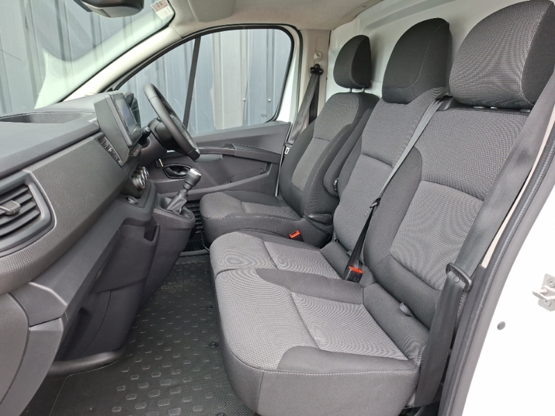 Renault Trafic Ll30 Blue Dci 130 Advance Safety Van White #5
