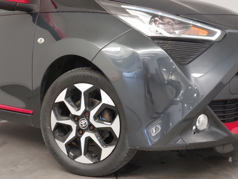 Toyota Aygo 1.0 Vvt-i X-play X-nav Red #20