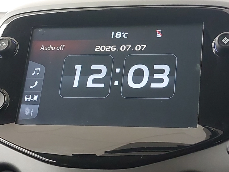 Toyota Aygo 1.0 Vvt-i X-play X-nav Red #10