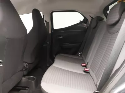 Toyota Aygo 1.0 Vvt-i X-play Red #6