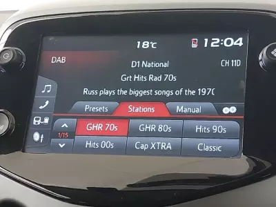 Toyota Aygo 1.0 Vvt-i X-play Red #11