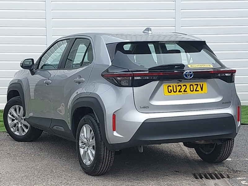 Toyota Yaris Cross 1.5 Hybrid Icon Cvt Silver #2