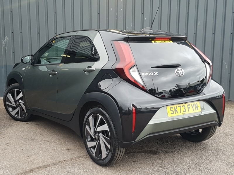 Toyota Aygo X 1.0 Vvt-i Edge Green #2