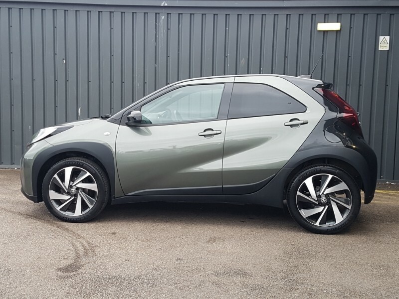 Toyota Aygo X 1.0 Vvt-i Edge Green #4