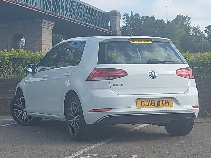 Volkswagen Golf 1.6 Tdi Se GJ18WTM White #2
