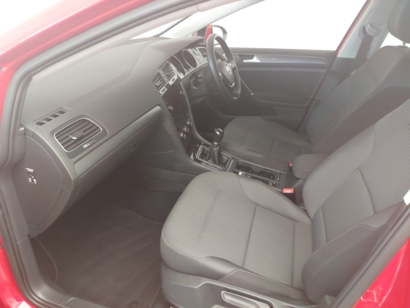 Volkswagen Golf 1.5 Tsi Evo Match PF19HKV Red #5