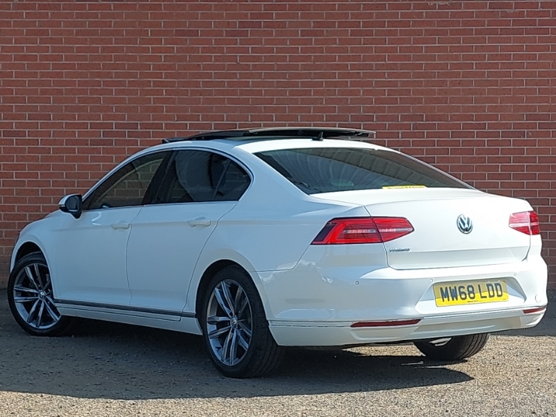 Volkswagen Passat 1.4 Tsi Gt Panoramic Roof White #2