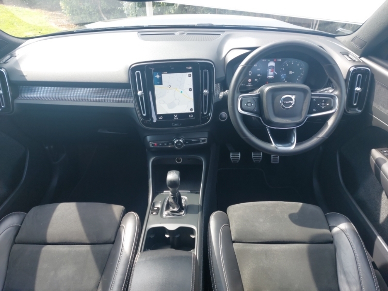 Volvo XC40 1.5 T3 163 R Design YM71NVF Black #3