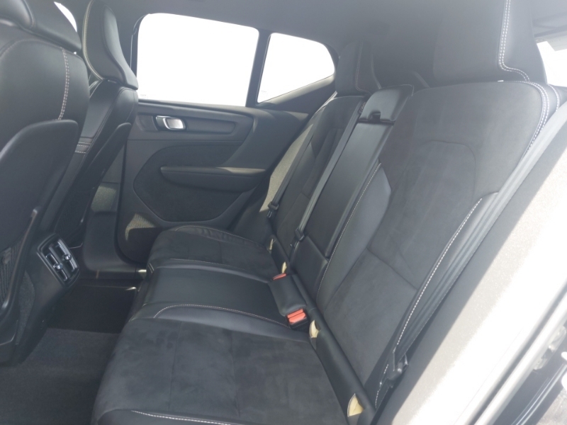 Volvo XC40 1.5 T3 163 R Design YM71NVF Black #6