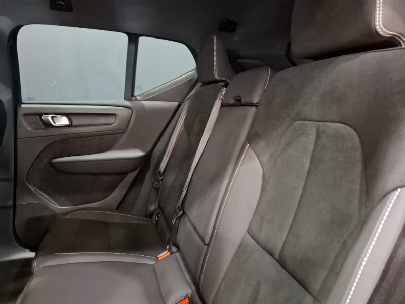Volvo XC40 2.0 B4p Plus Black Edition RO75LVD Black #6