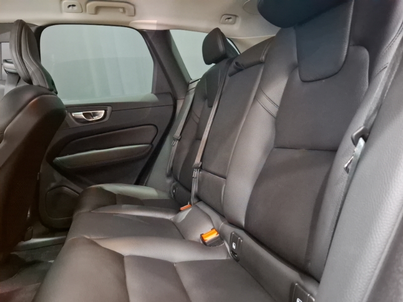 Volvo XC60 2.0 B5p Plus Dark Awd Geartronic KS72UVJ Gold #6