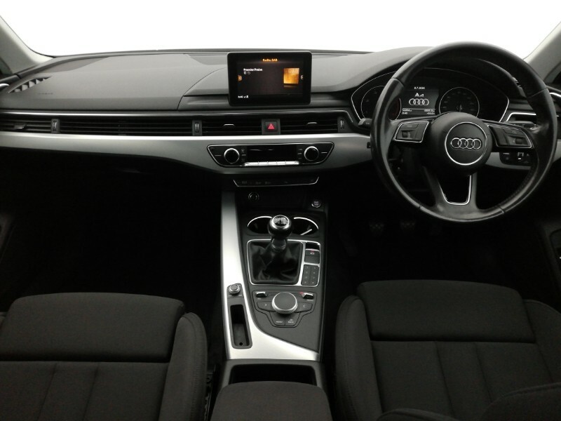 Audi A4 2.0 Tdi Ultra Se Black #3