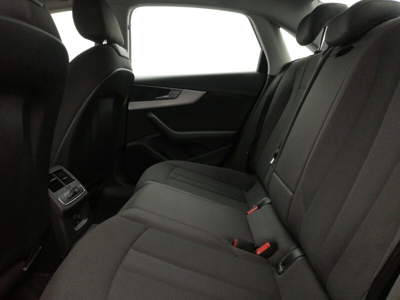 Audi A4 2.0 Tdi Ultra Se Black #6