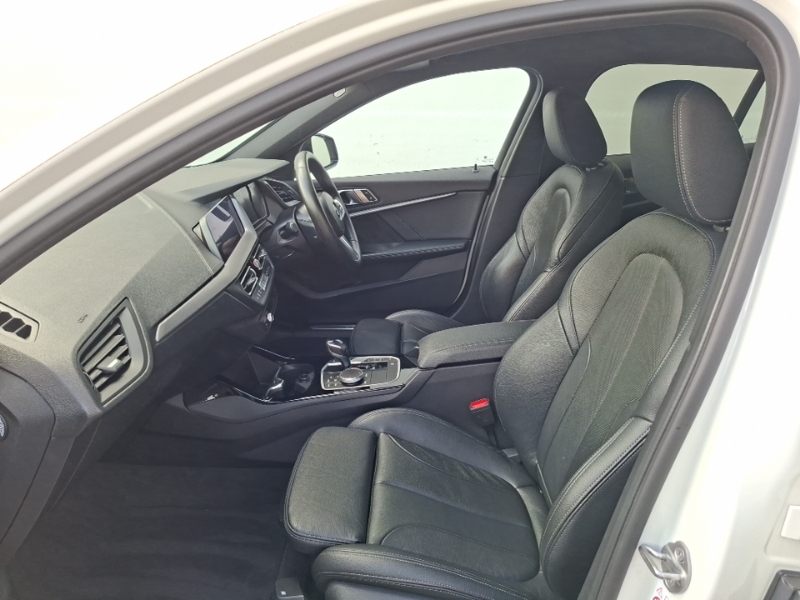 BMW 1 Series 118I M Sport Step YL69SYG White #5