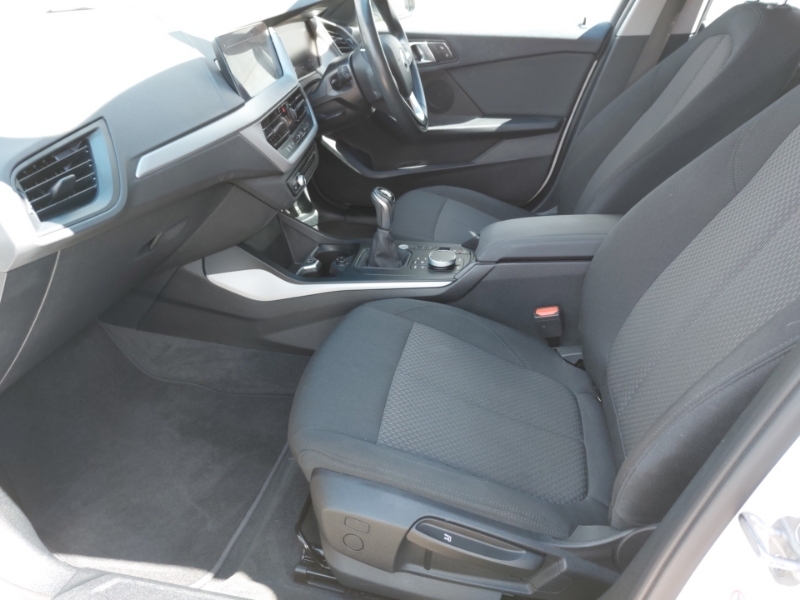 BMW 1 Series 118I 136 Se Live Cockpit Professional White #5