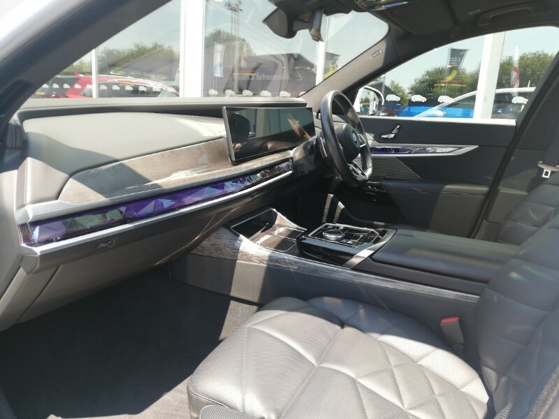 BMW i7 400Kw Xdrive60 M Sport 105.7Kwh White #5