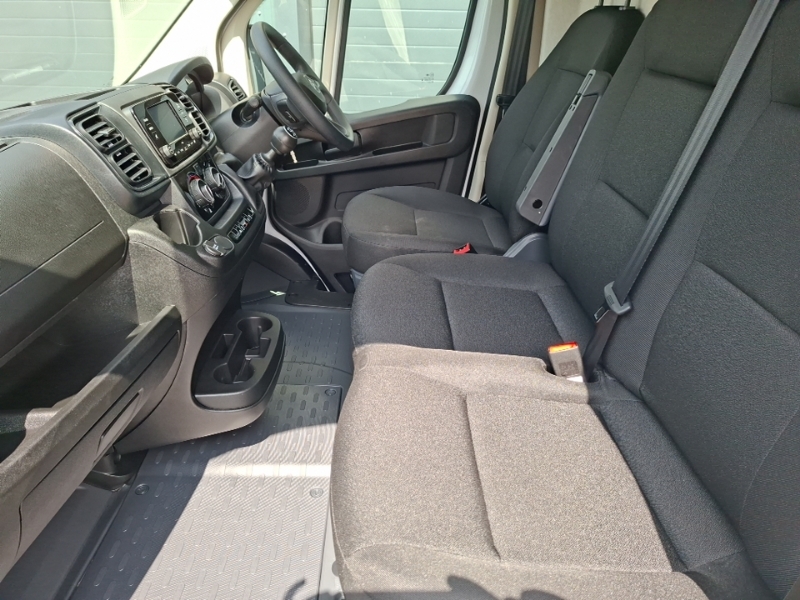 Citroen Relay 2.2 Bluehdi 140 H2 Van Enterprise White #5
