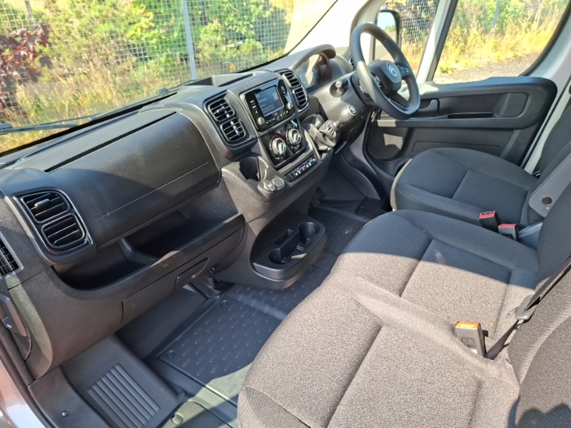 Citroen Relay 2.2 Bluehdi 140 H2 Van Enterprise Grey #3