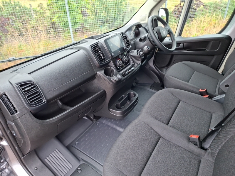 Citroen Relay 2.2 Bluehdi 140 H2 Van Enterprise Grey #3