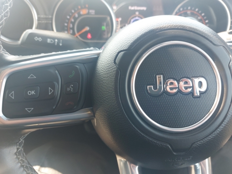 Jeep Wrangler Overland Red #12