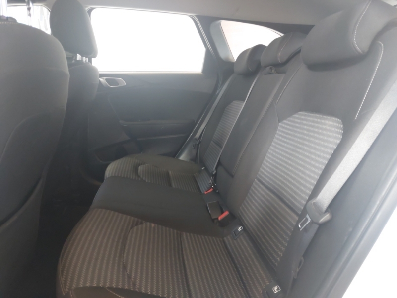Kia Ceed 1.5T Gdi Isg 2 SH73FYF White #6