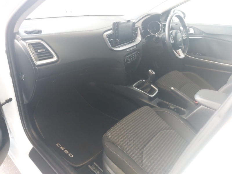 Kia Ceed 1.5T Gdi Isg 2 SH73FYF White #5