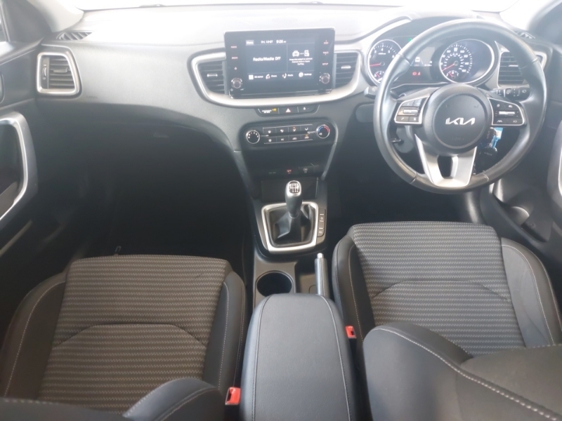 Kia Ceed 1.5T Gdi Isg 2 SH73FYF White #3