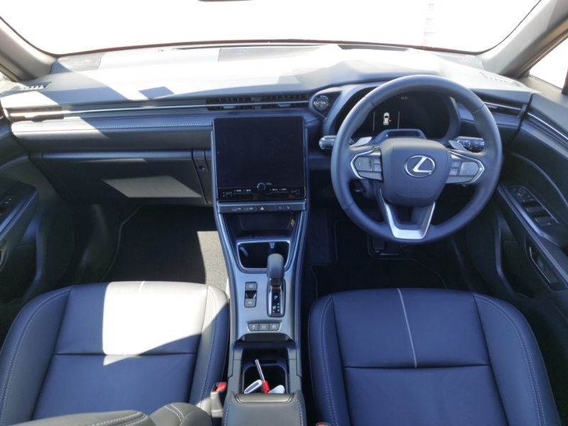 Lexus LBX 1.5 Takumi E-cvt Red #3