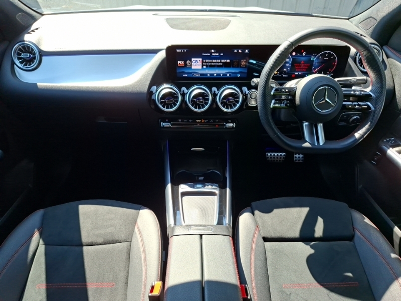 Mercedes-Benz GLA Class Gla 200D Amg Line Executive White #3