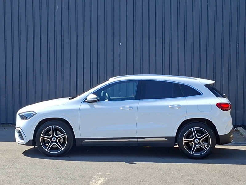 Mercedes-Benz GLA Class Gla 200D Amg Line Executive White #4