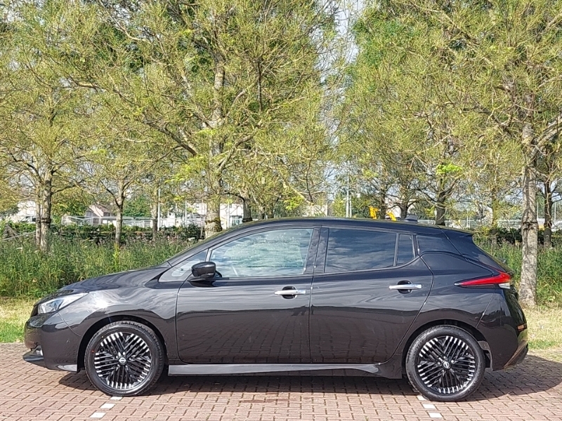 Nissan Leaf 110Kw N-connecta 40Kwh Black #4