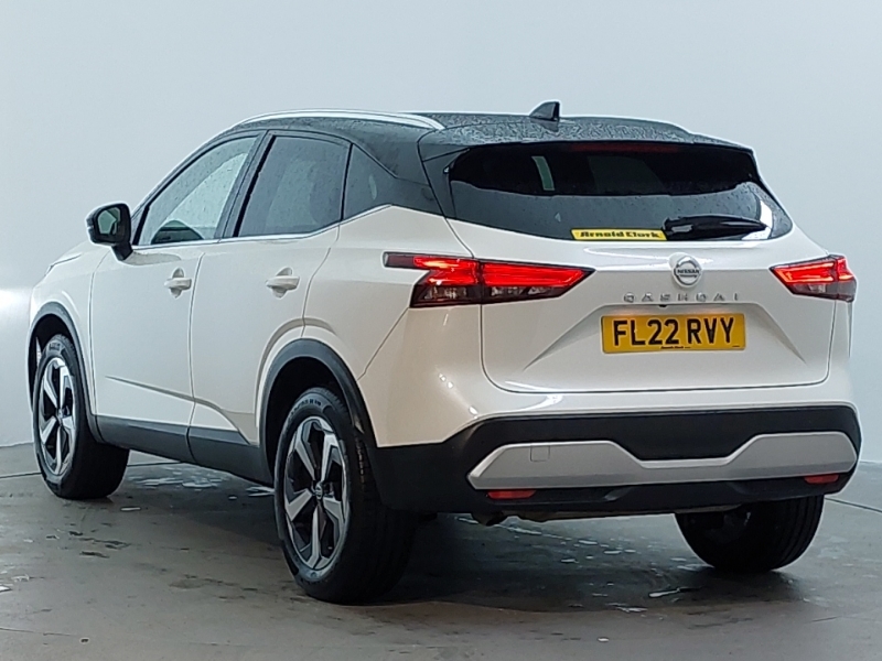 Nissan Qashqai 1.3 Dig-t Mh N-connecta White #2