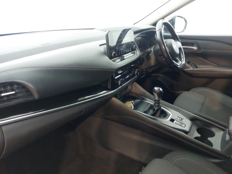 Nissan Qashqai 1.3 Dig-t Mh N-connecta White #5