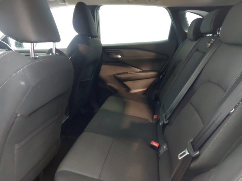 Nissan Qashqai 1.3 Dig-t Mh N-connecta White #6