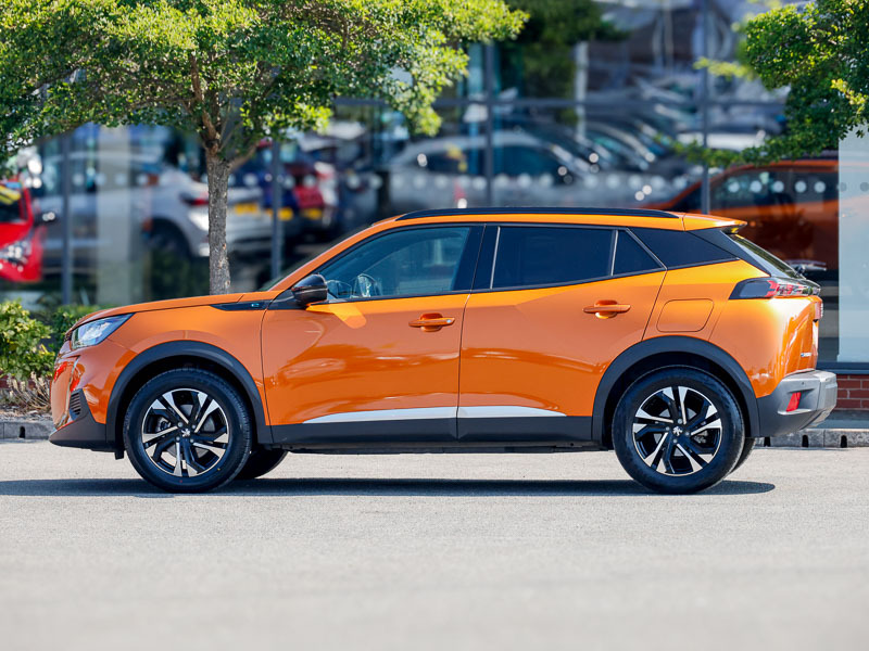 Peugeot e-2008 100Kw Allure Premium 50Kwh Orange #4