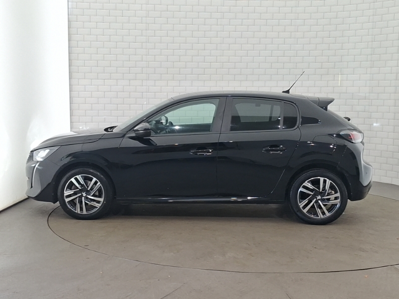 Peugeot 208 1.2 Puretech 100 Active Premium Eat8 Black #4