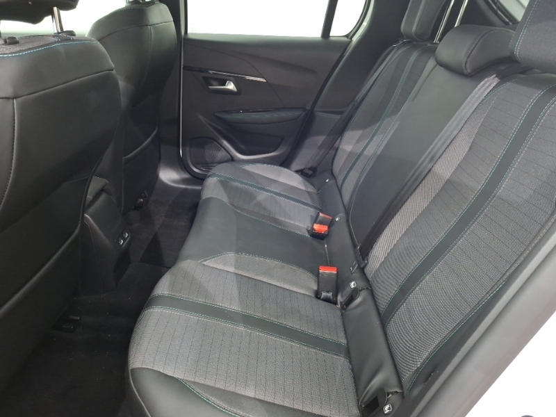Peugeot 208 1.2 Puretech 100 Allure Premium White #6