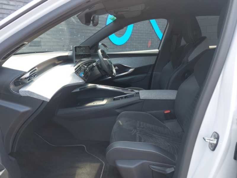 Peugeot 3008 157Kw Gt 73Kwh White #5