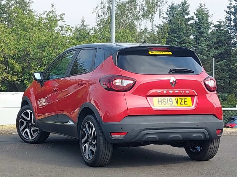 Renault Captur 1.5 Dci 90 Iconic HS19VZE Red #2