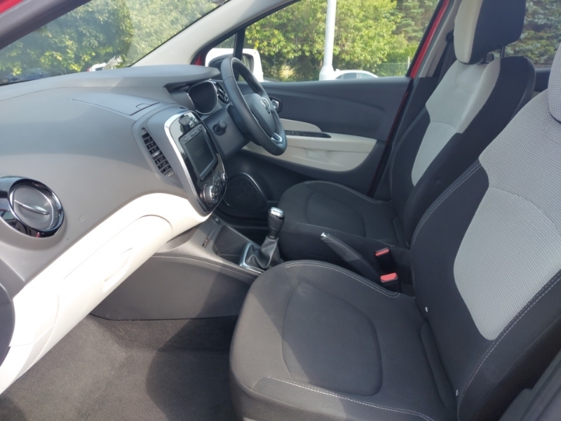 Renault Captur 1.5 Dci 90 Iconic HS19VZE Red #5