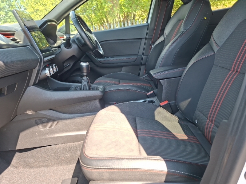 Renault Captur 1.3 Mild Hybrid 140 R.s. Line White #5